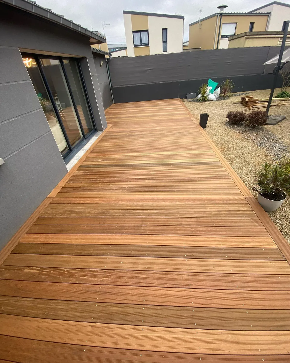 installation de pergola bioclimatique betton