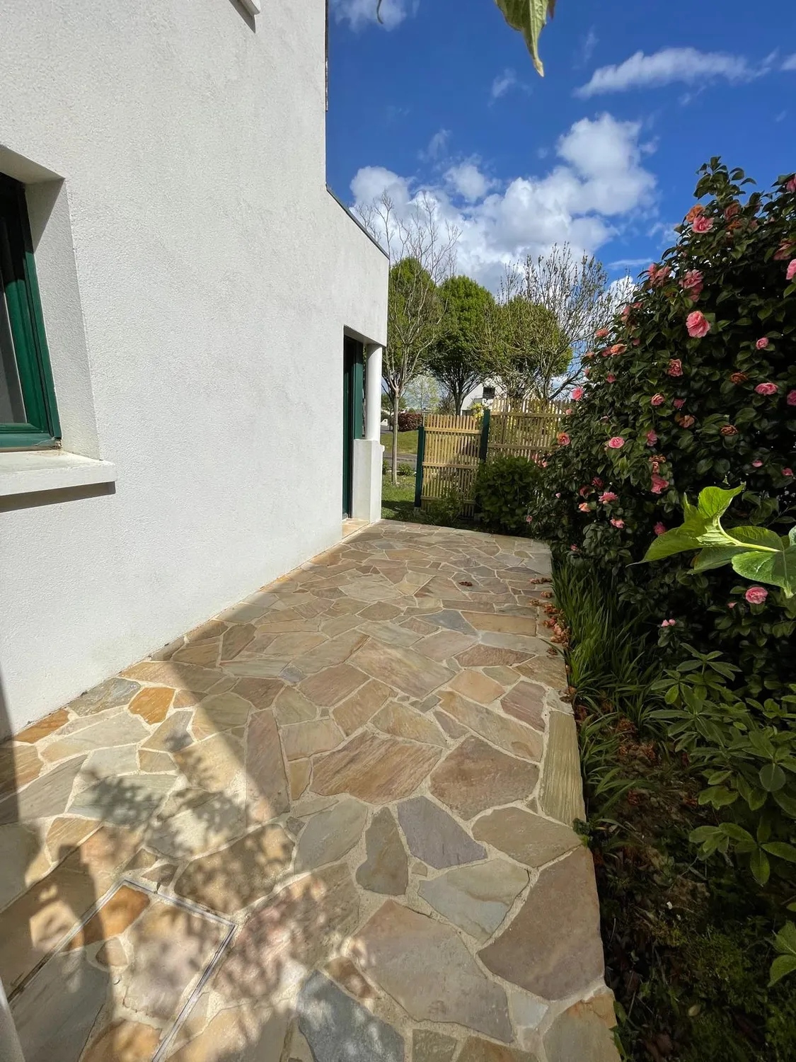 installation de pergola bioclimatique breal sous montfort