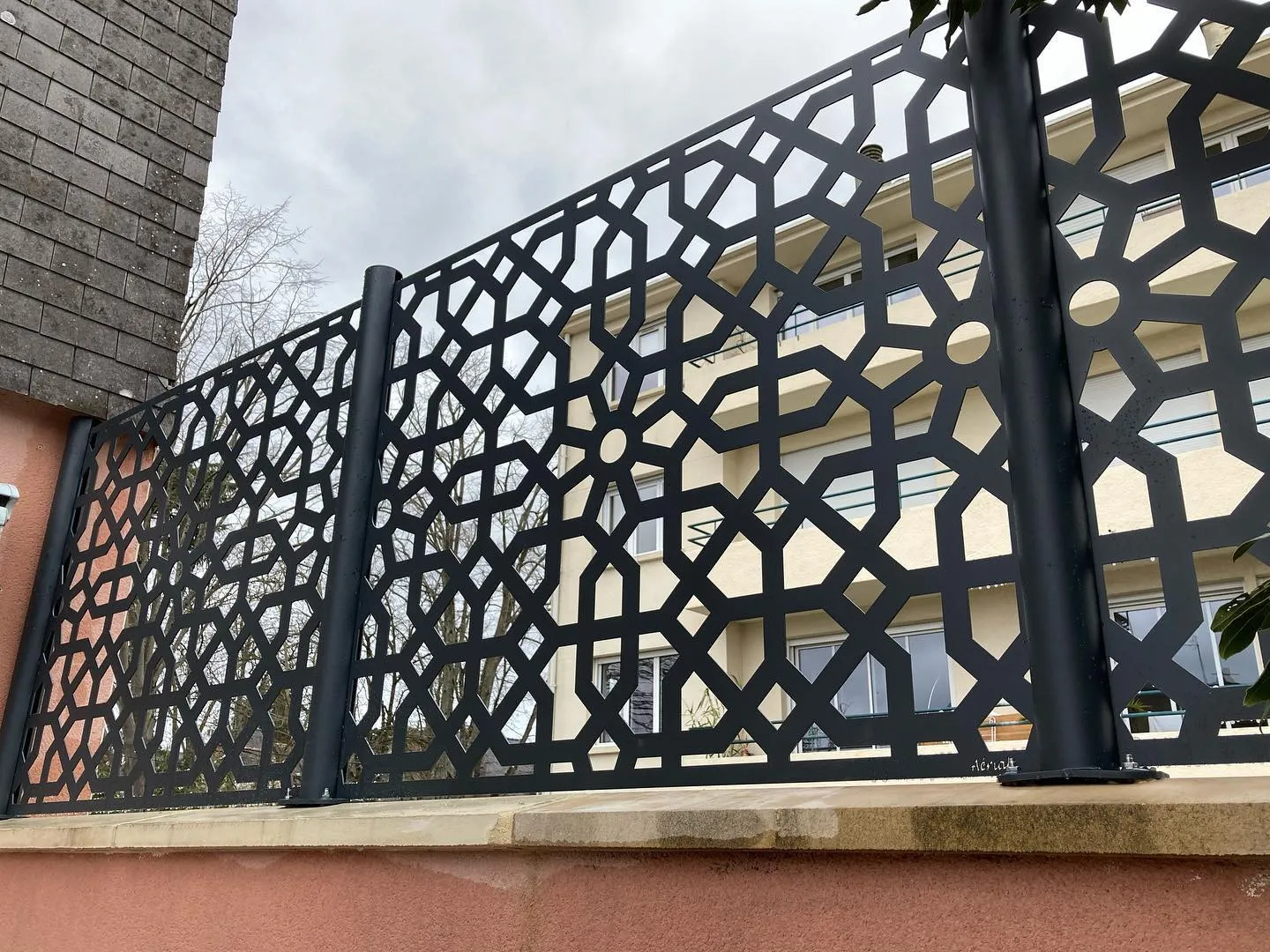 installation de pergola bioclimatique saint malo