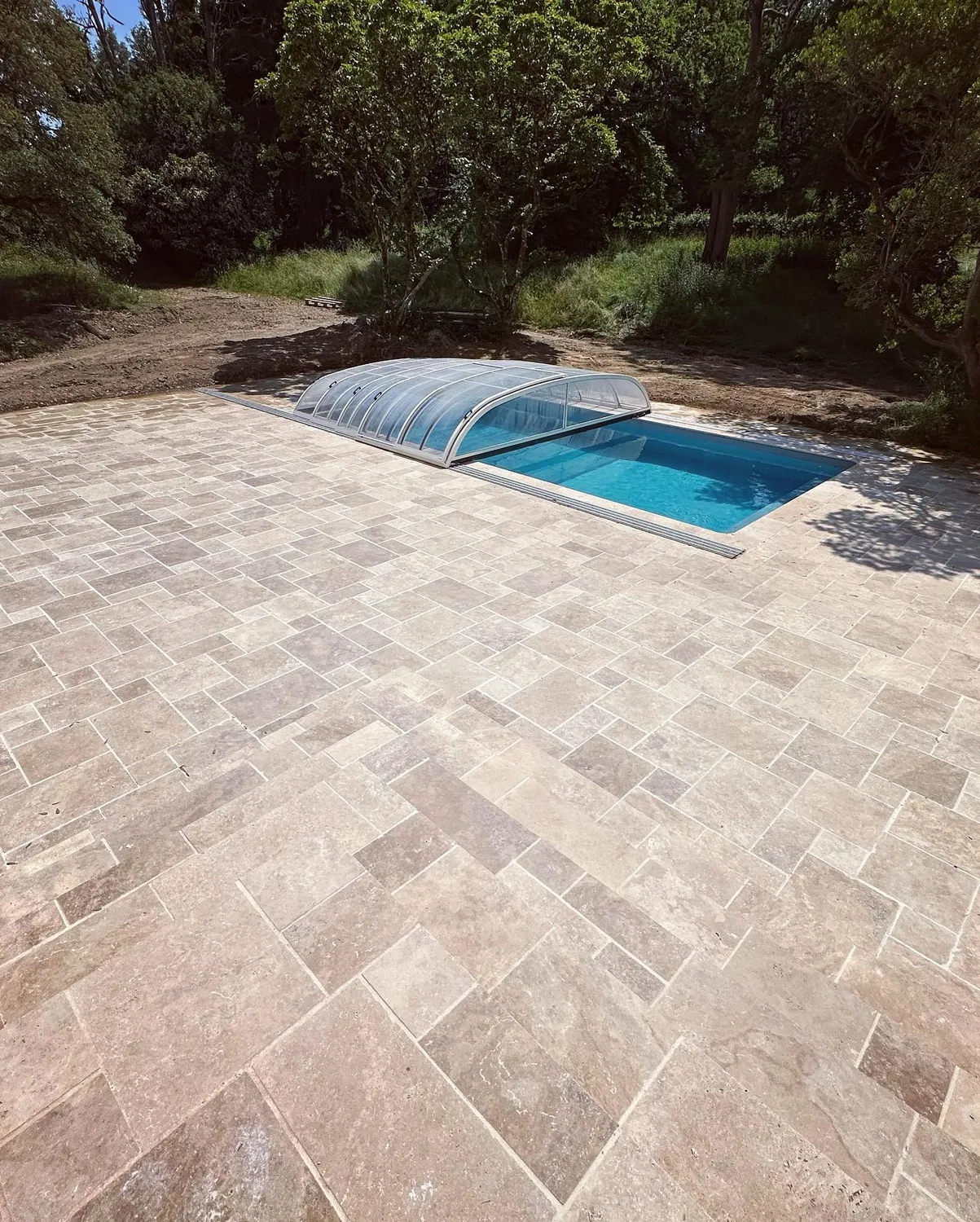 installation de piscine cintre
