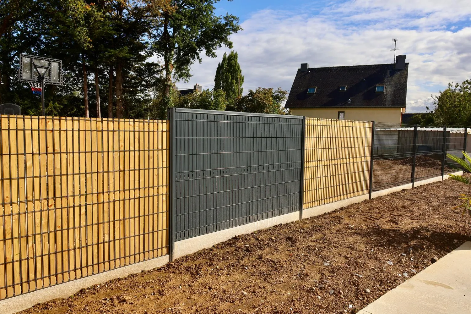 pose de cloture rigide cintre